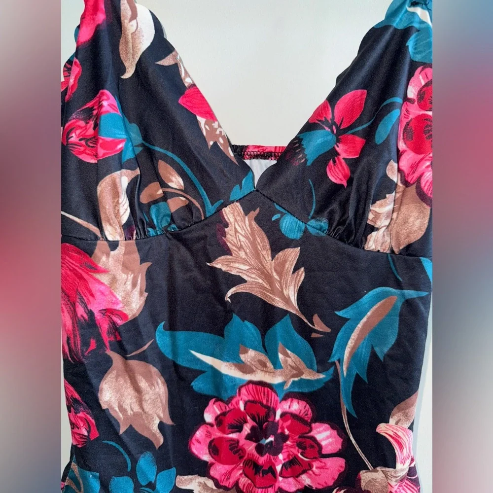 Pretty Floral Cami Stretch Bodysuit 🌺 Adjustable Straps - Picture 2 of 4
